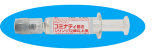 新型コロナウイルス感染症の予防接種に使用される、ファイザー社の「コミナティ筋注シリンジ（12歳以上用）」の注射器（プレfilledシリンジ）の製品写真